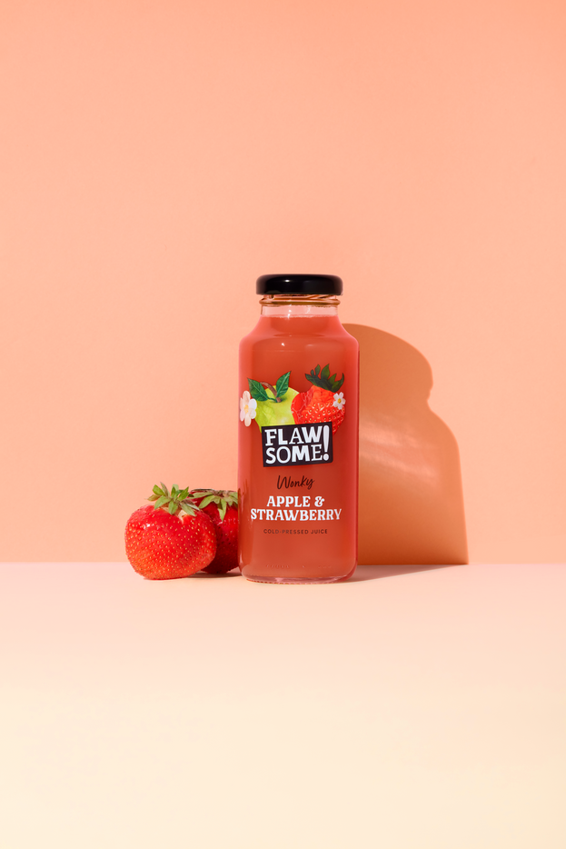 Apple & Strawberry cold-pressed juice